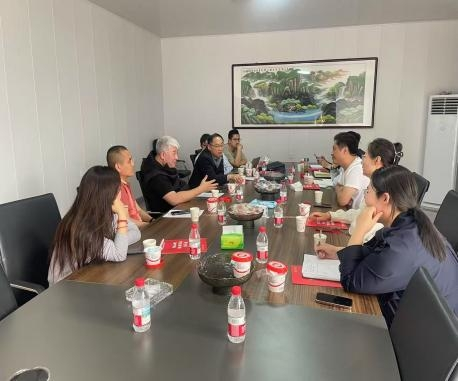 公司高層領(lǐng)導考察團赴易縣對冰柿產(chǎn)業(yè)展開深入調(diào)研